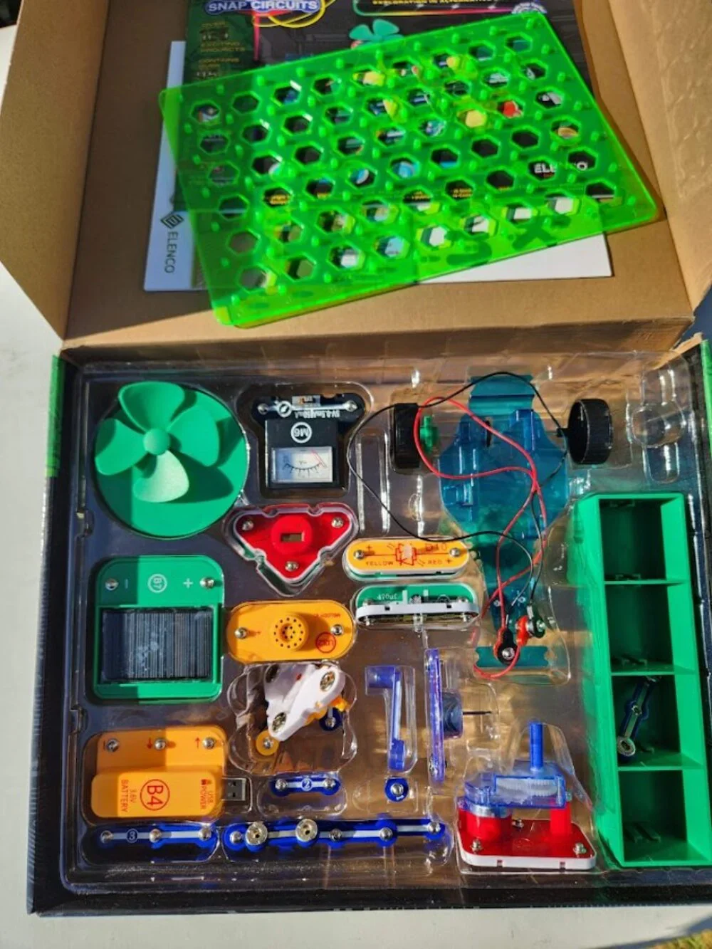 Elenco Snap Circuits Green Energy SCG-225 Science Engineering STEM Toy Projects
